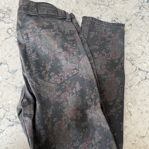 Luck Brand Jeans - Picture 2 of 3